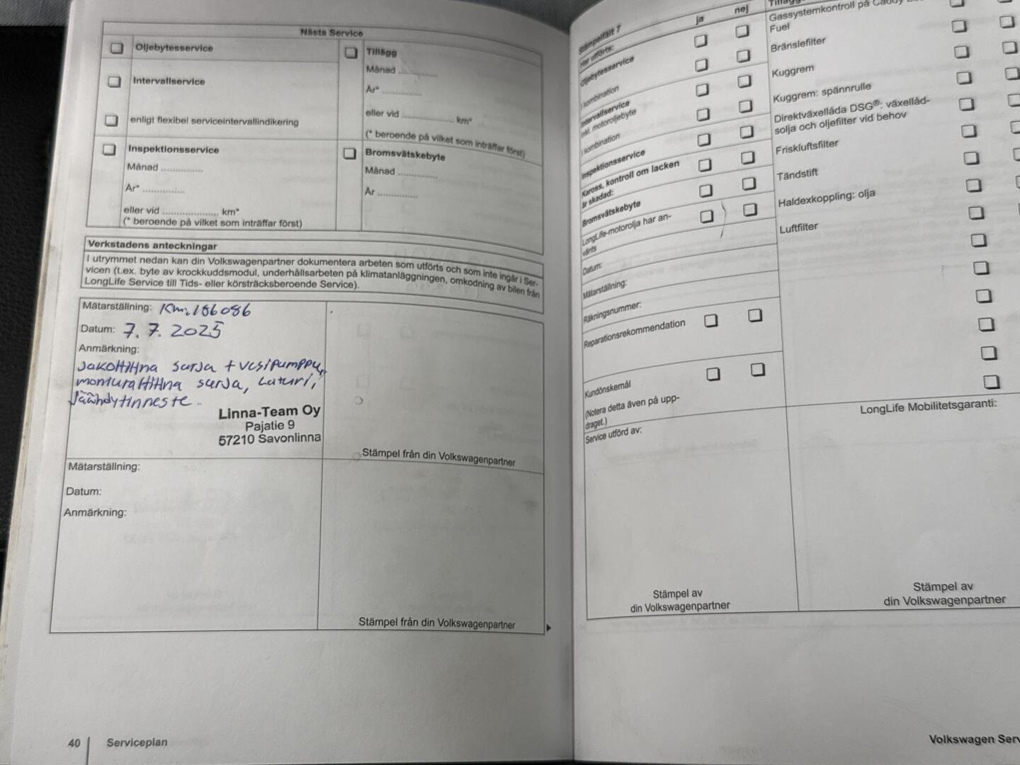 VOLKSWAGEN Amarok 2011