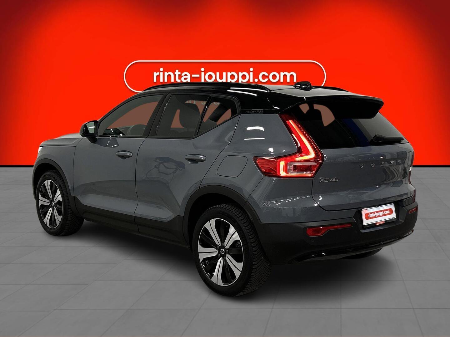 VOLVO XC40 2023
