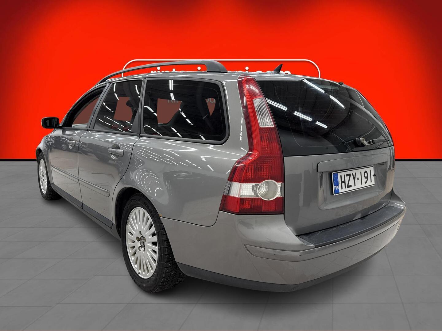 VOLVO V50 2004