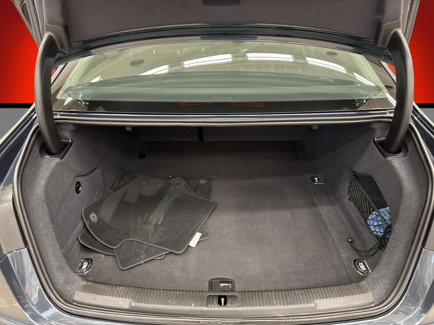 AUDI A6 2012