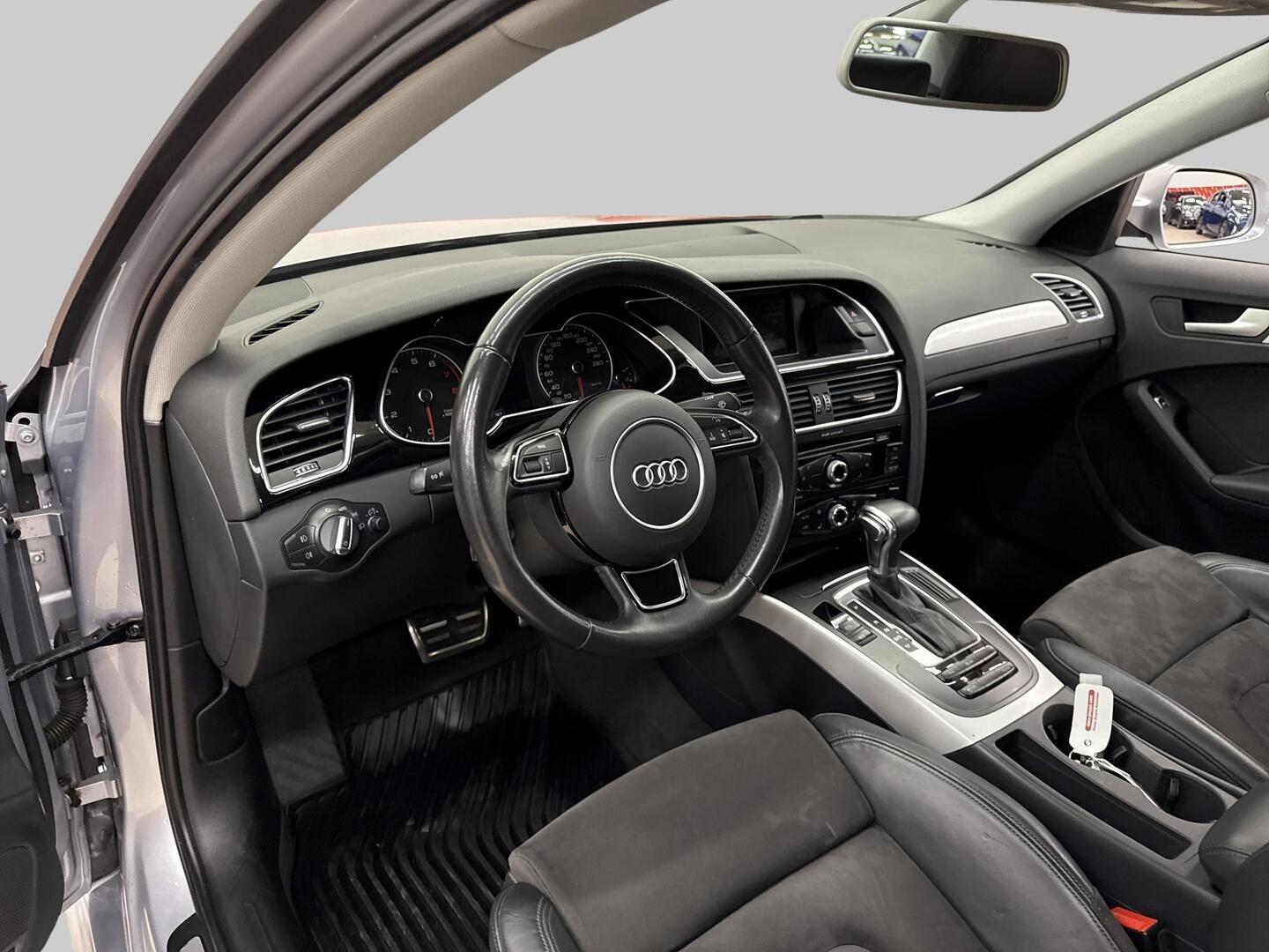 AUDI A4 2015