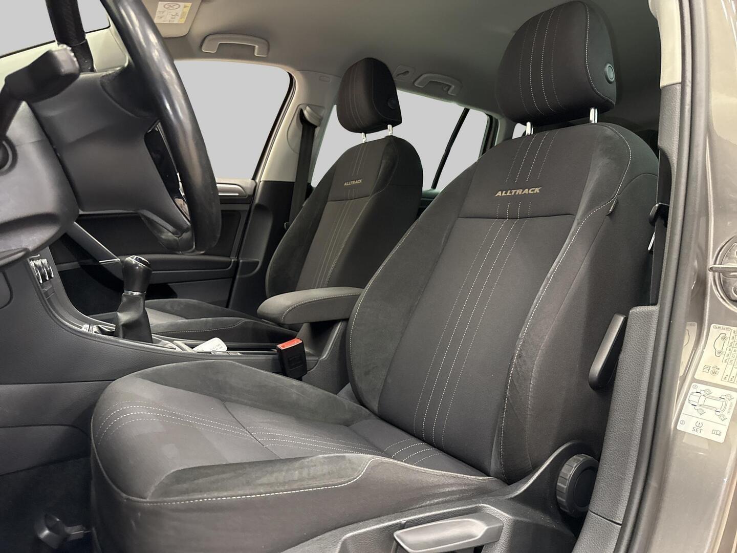 VOLKSWAGEN Golf 2017