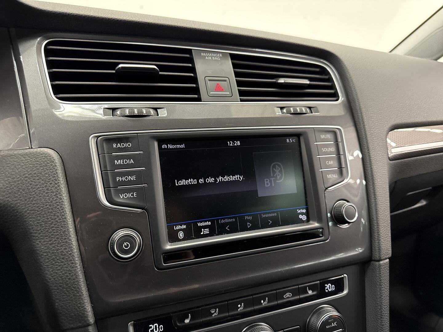 VOLKSWAGEN Golf 2017