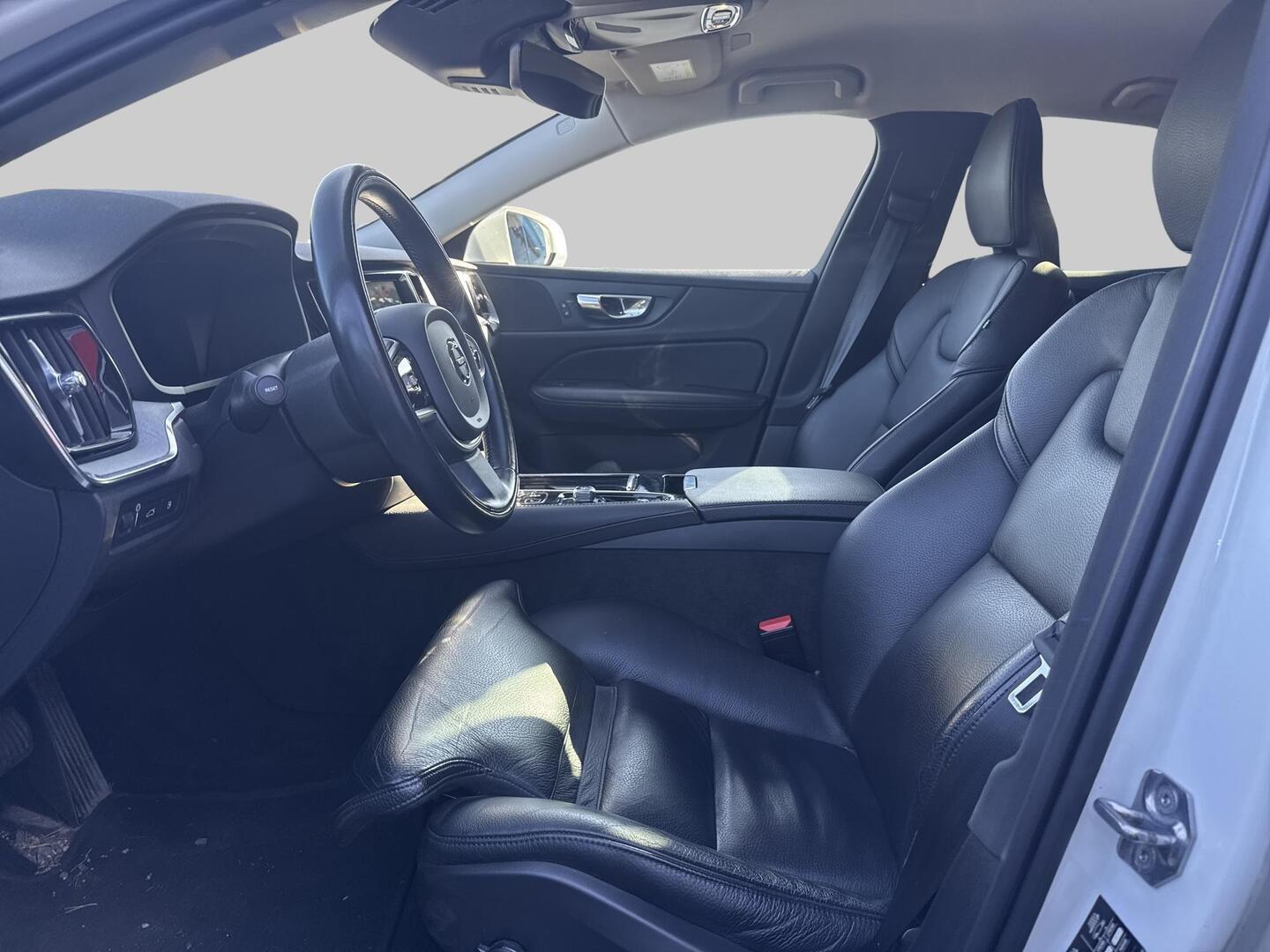 VOLVO S60 2022