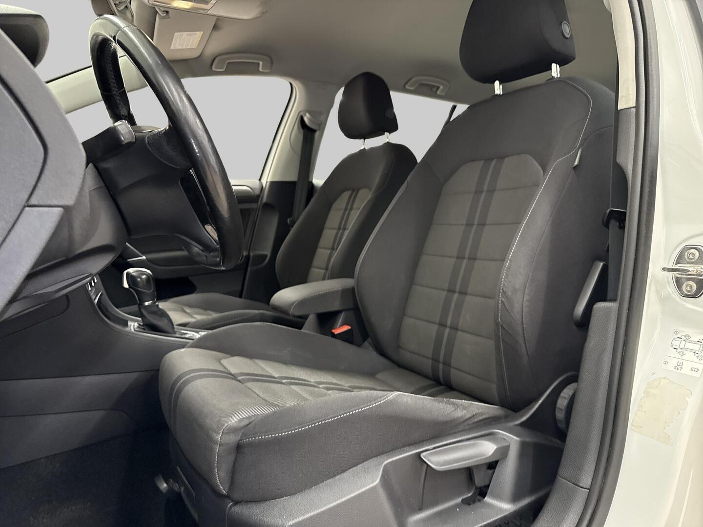 VOLKSWAGEN Golf 2013