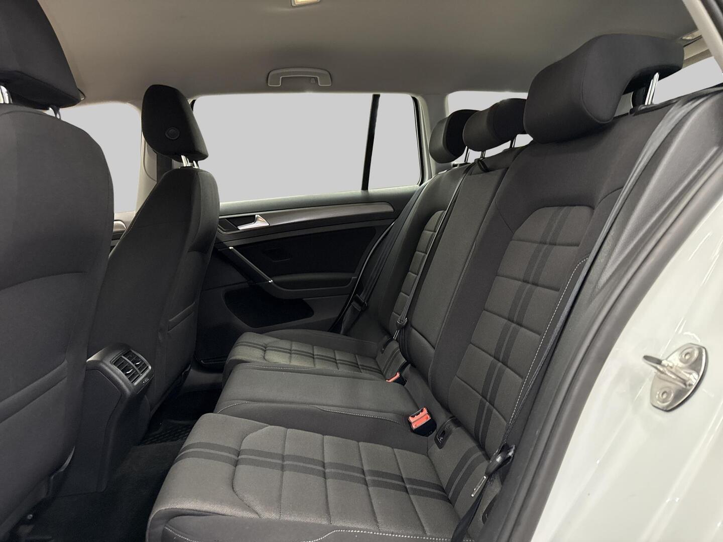 VOLKSWAGEN Golf 2013