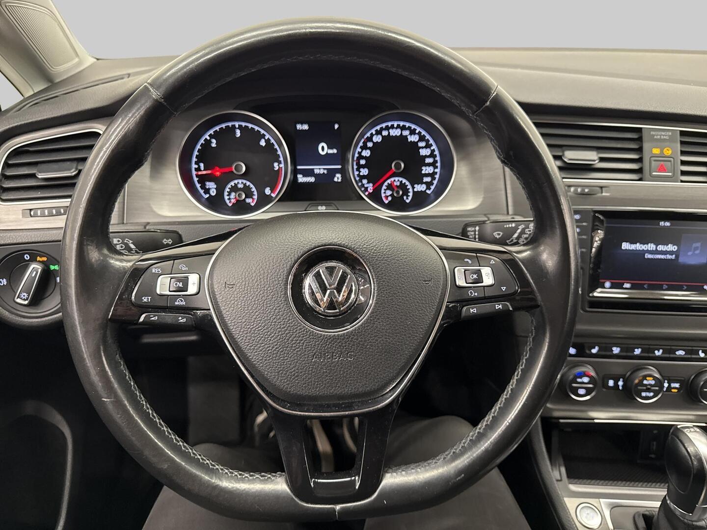 VOLKSWAGEN Golf 2013