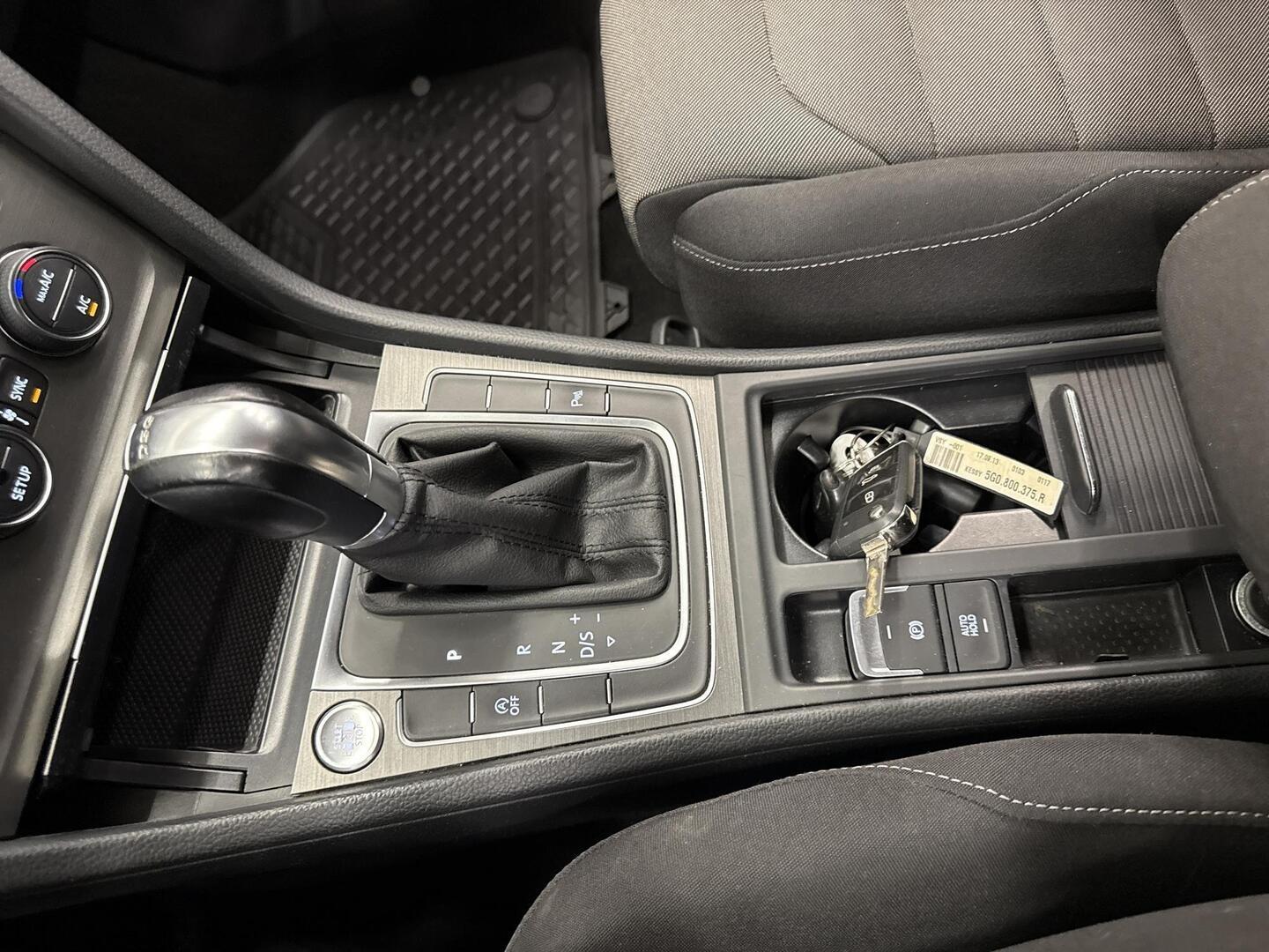 VOLKSWAGEN Golf 2013