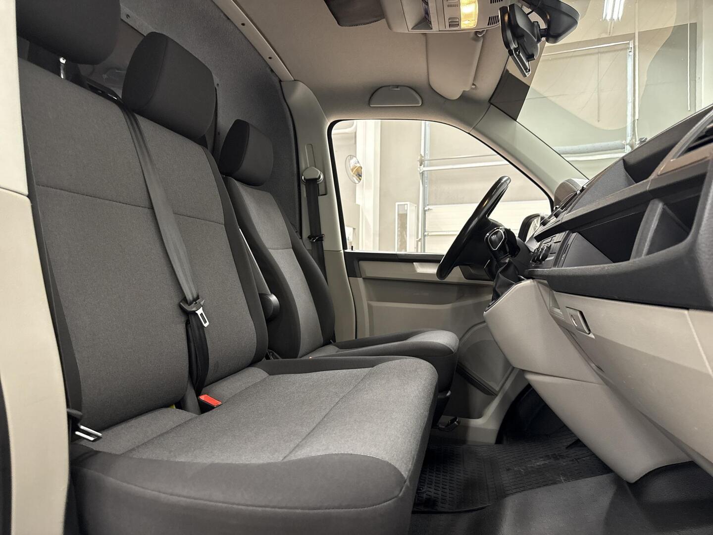 VOLKSWAGEN Transporter 2018