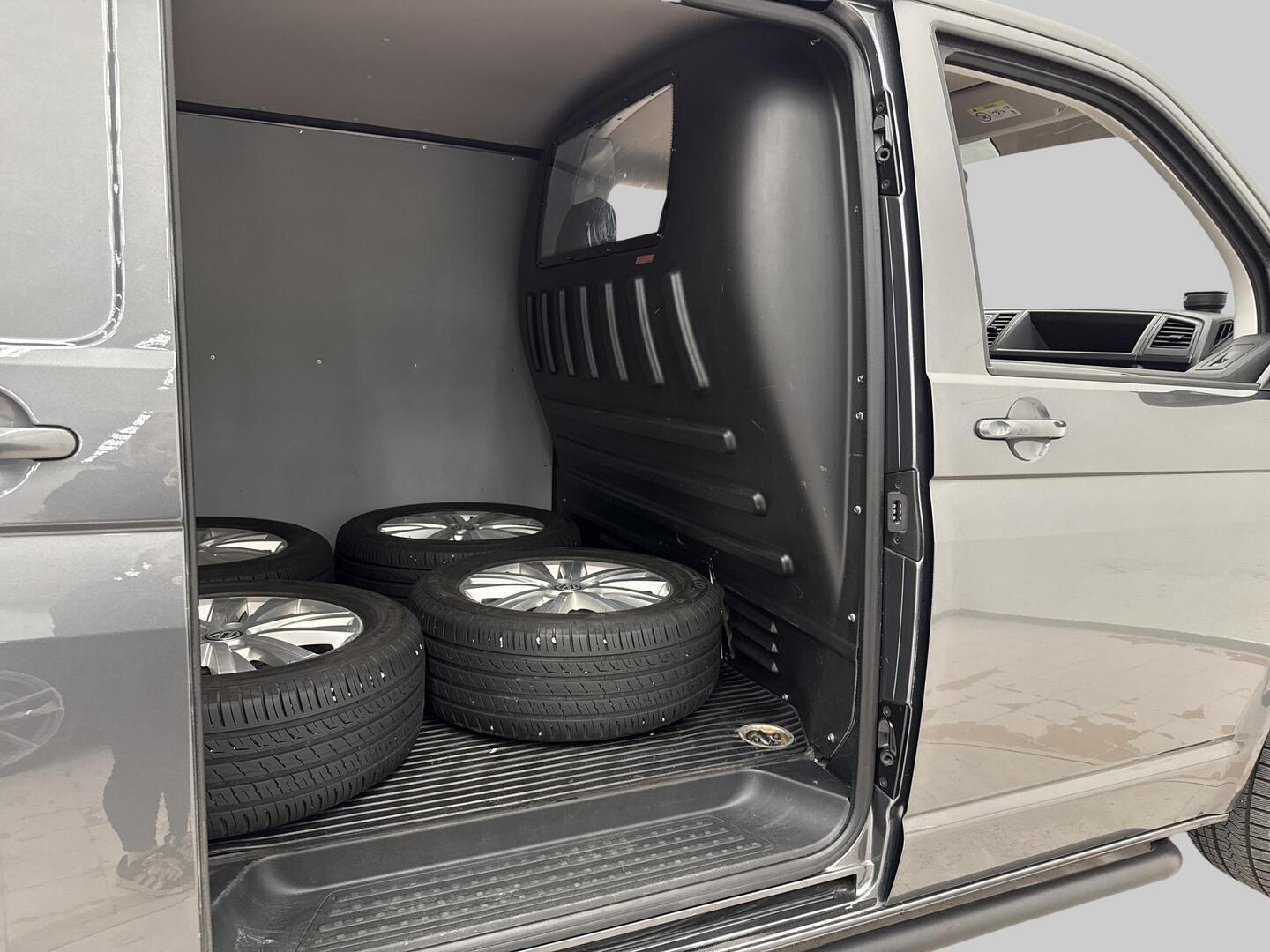 VOLKSWAGEN Transporter 2018