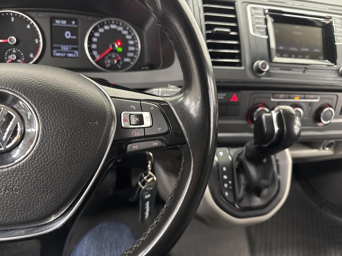 VOLKSWAGEN Transporter 2018