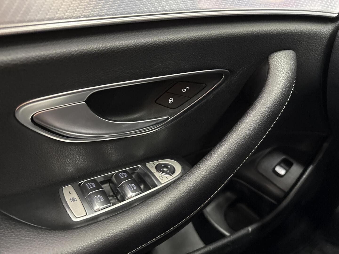 MERCEDES-BENZ E 2019