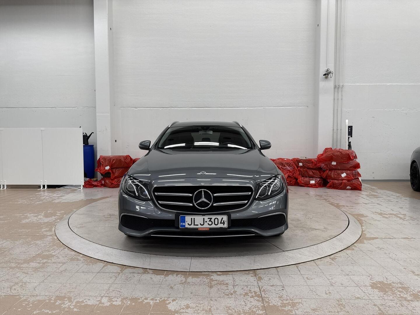 MERCEDES-BENZ E 2019