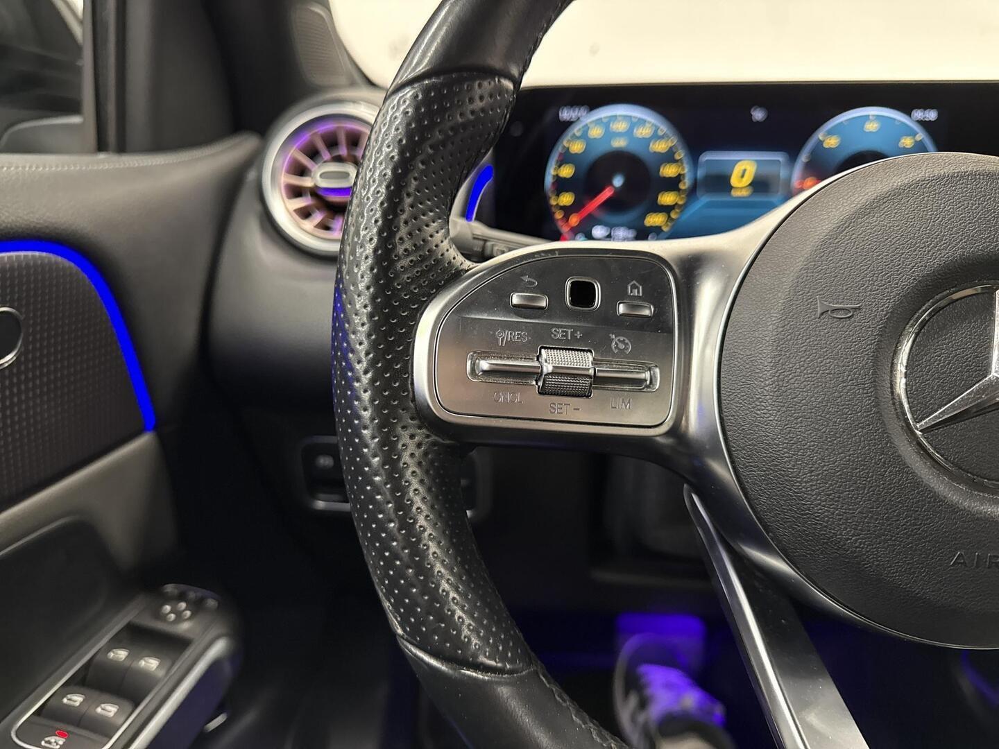 MERCEDES-BENZ EQB 2022