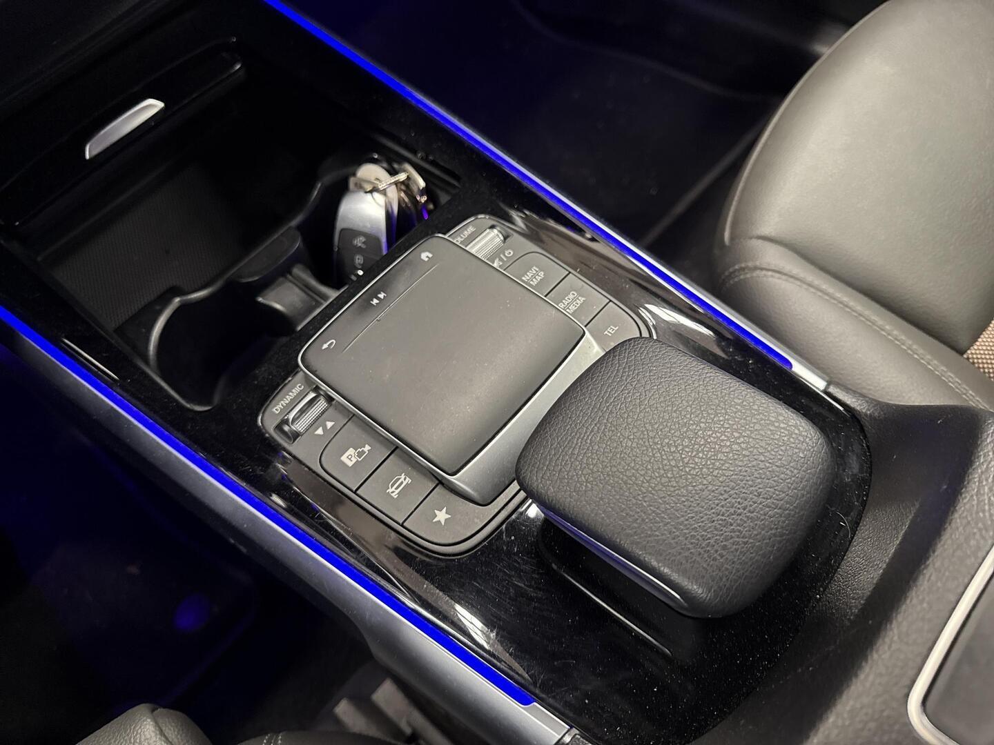 MERCEDES-BENZ EQB 2022