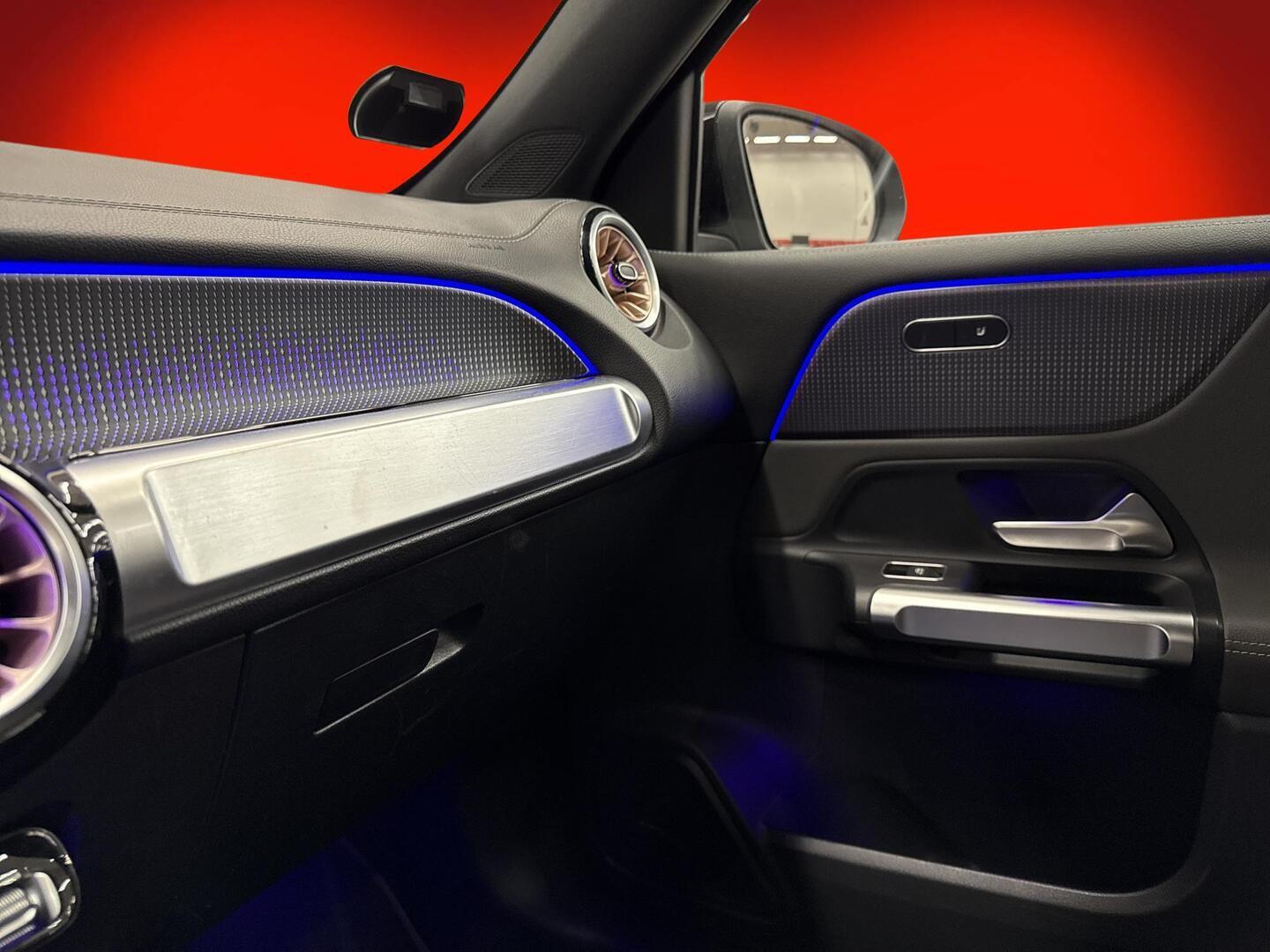 MERCEDES-BENZ EQB 2022