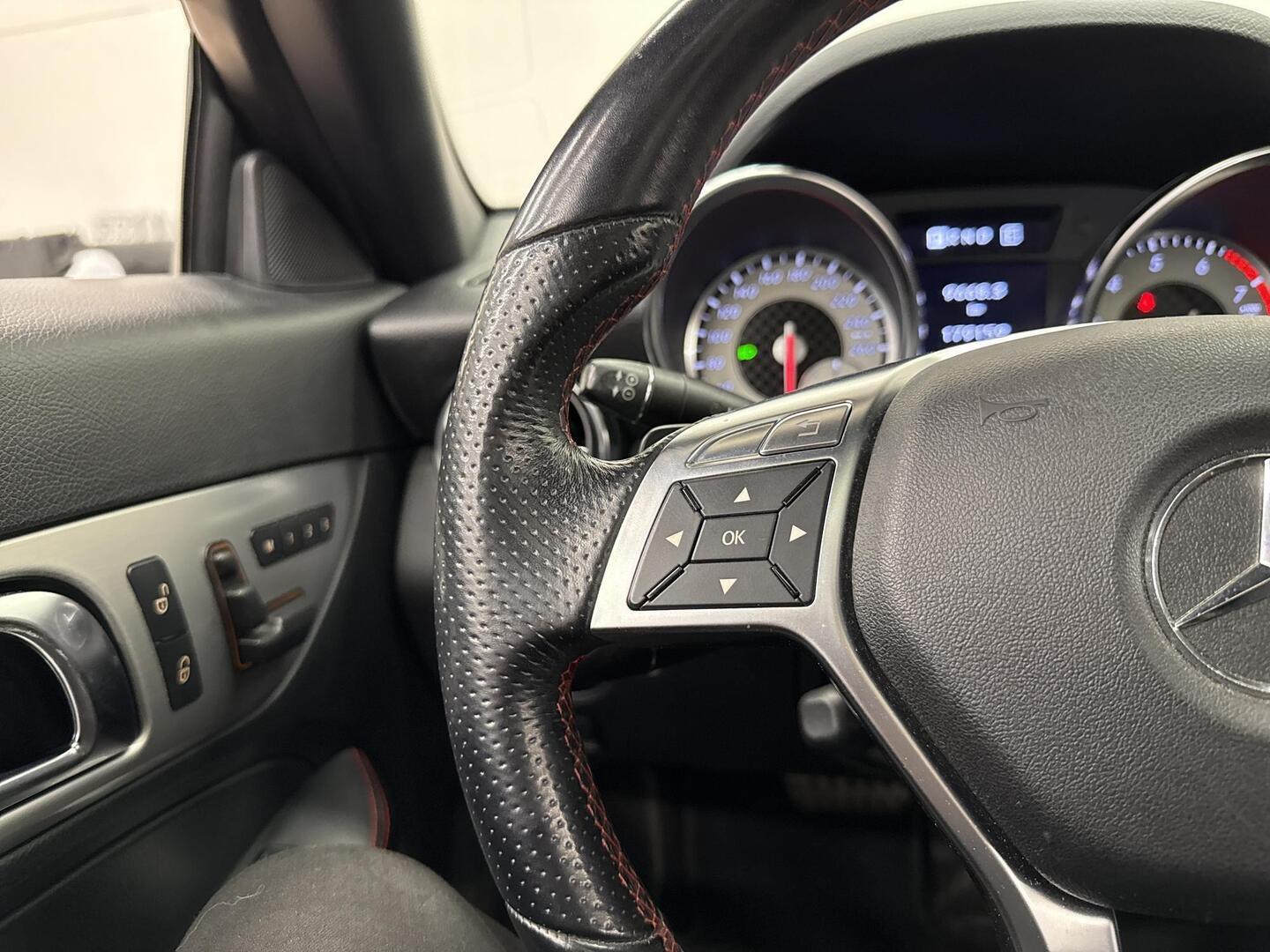 MERCEDES-BENZ SLK 2011