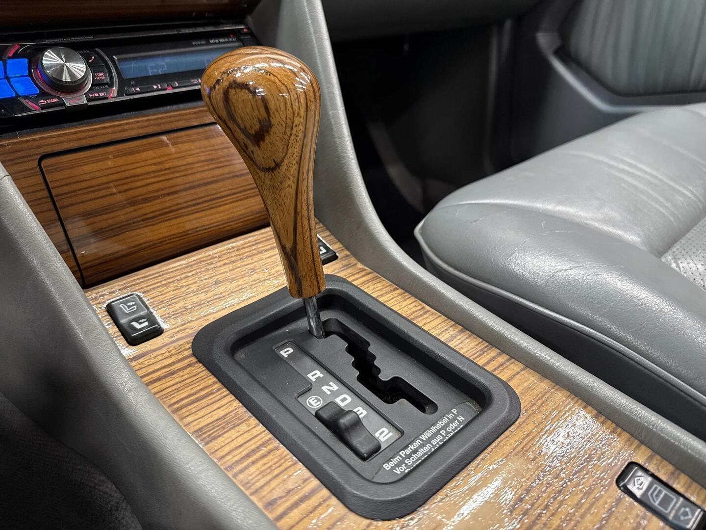 MERCEDES-BENZ CE 1992