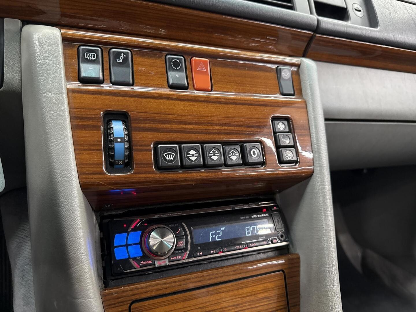 MERCEDES-BENZ CE 1992