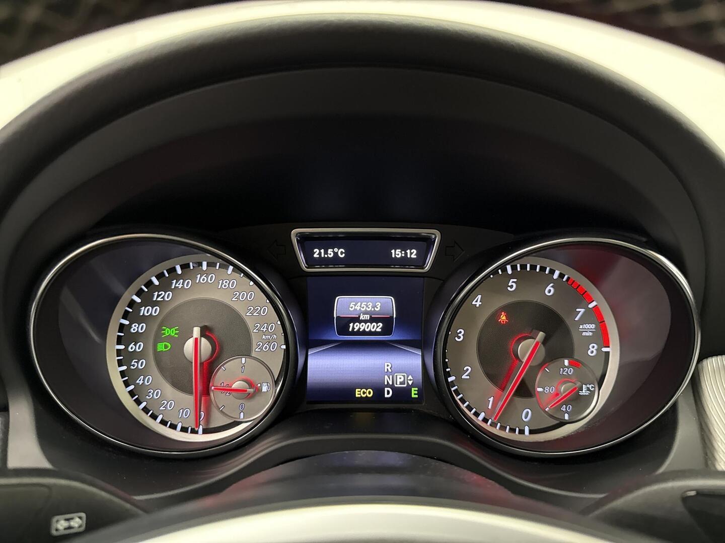 MERCEDES-BENZ CLA 2015