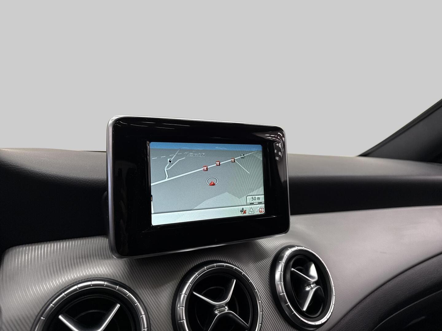 MERCEDES-BENZ CLA 2015