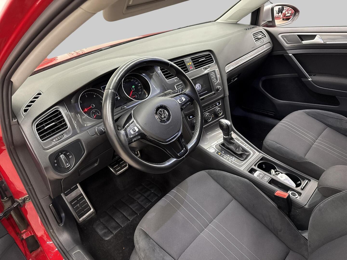 VOLKSWAGEN Golf 2016