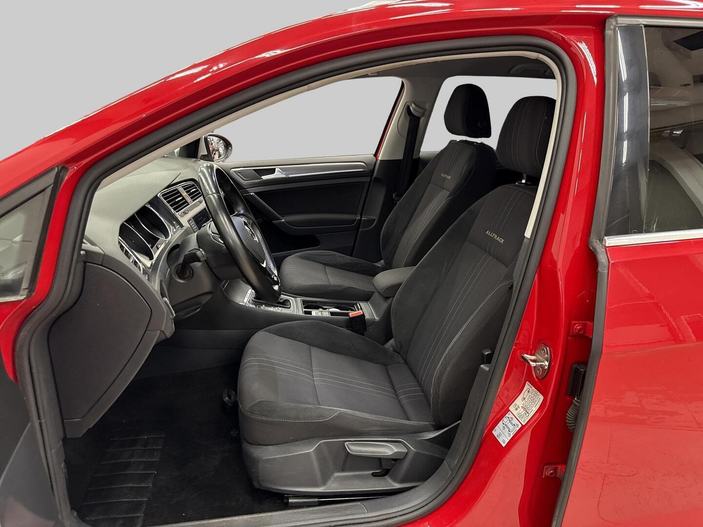 VOLKSWAGEN Golf 2016