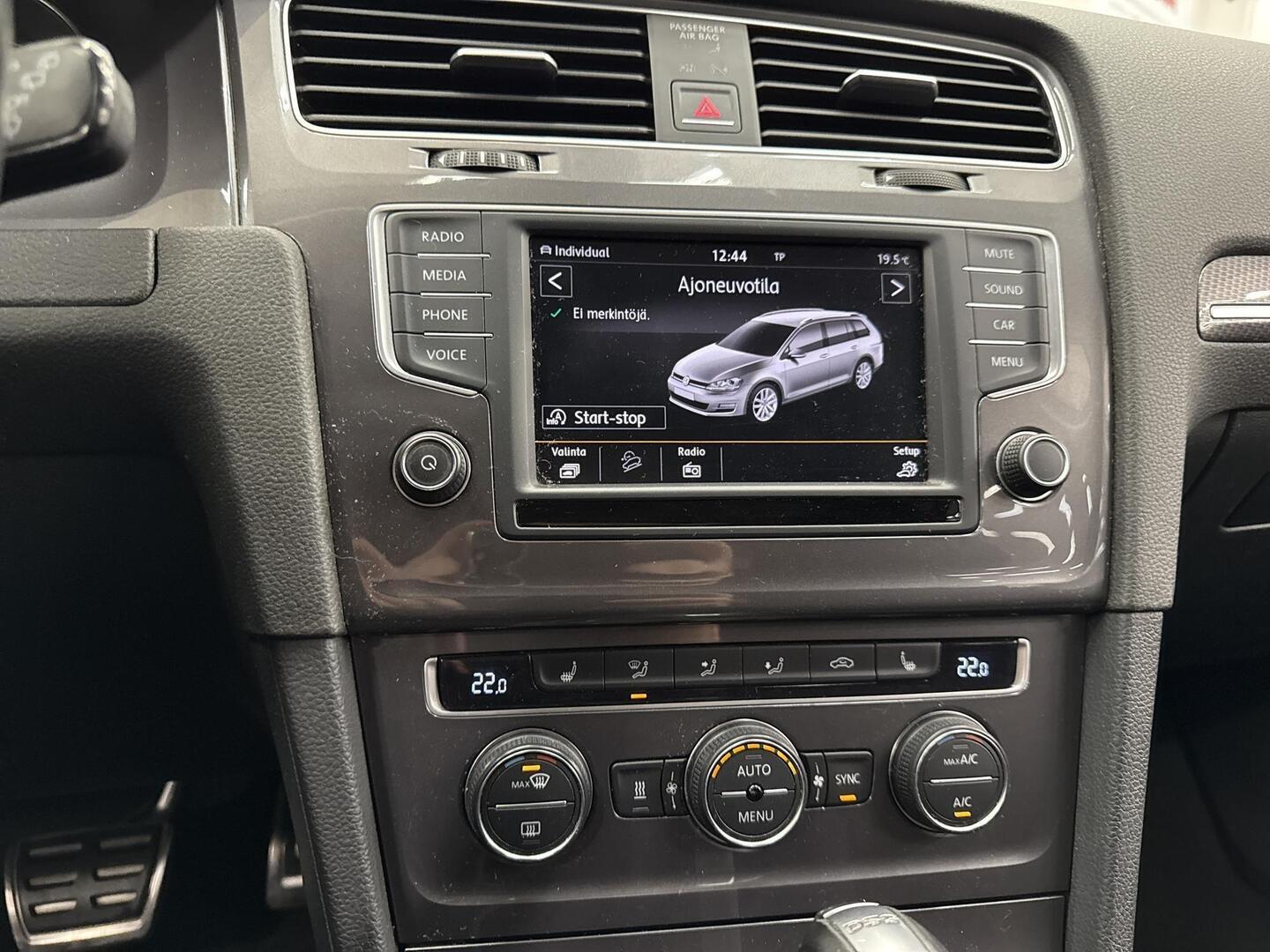 VOLKSWAGEN Golf 2016