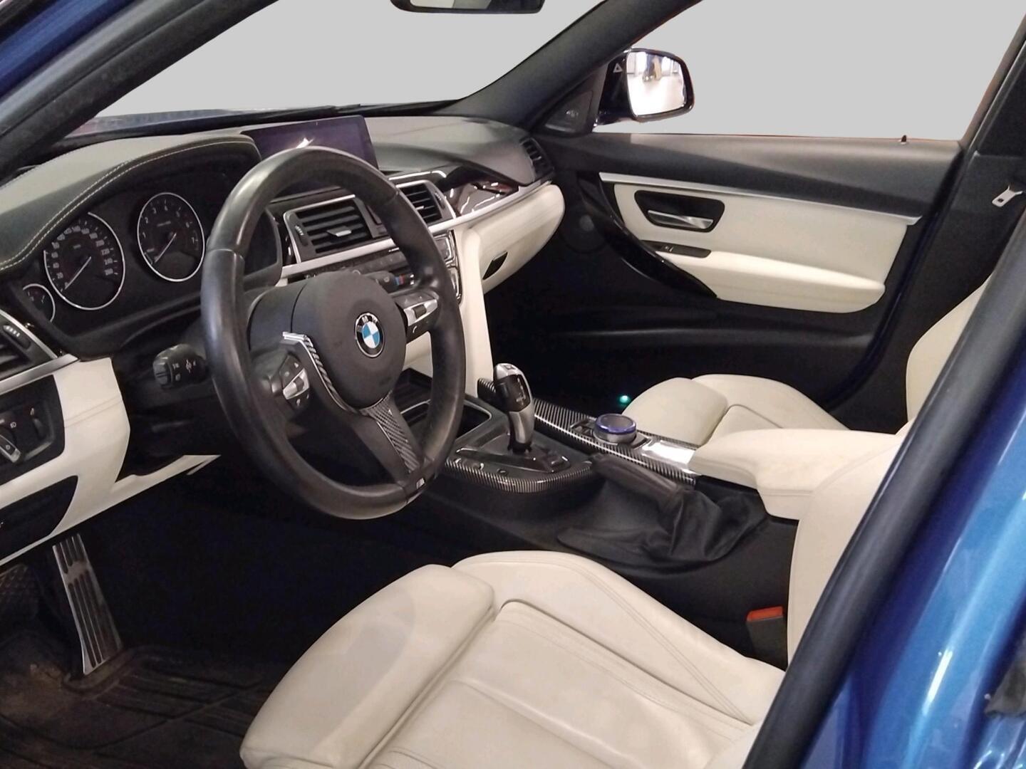 BMW 330 2016