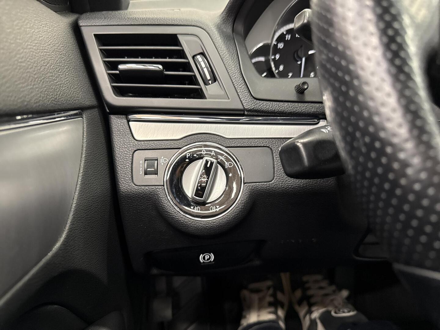 MERCEDES-BENZ E 2010