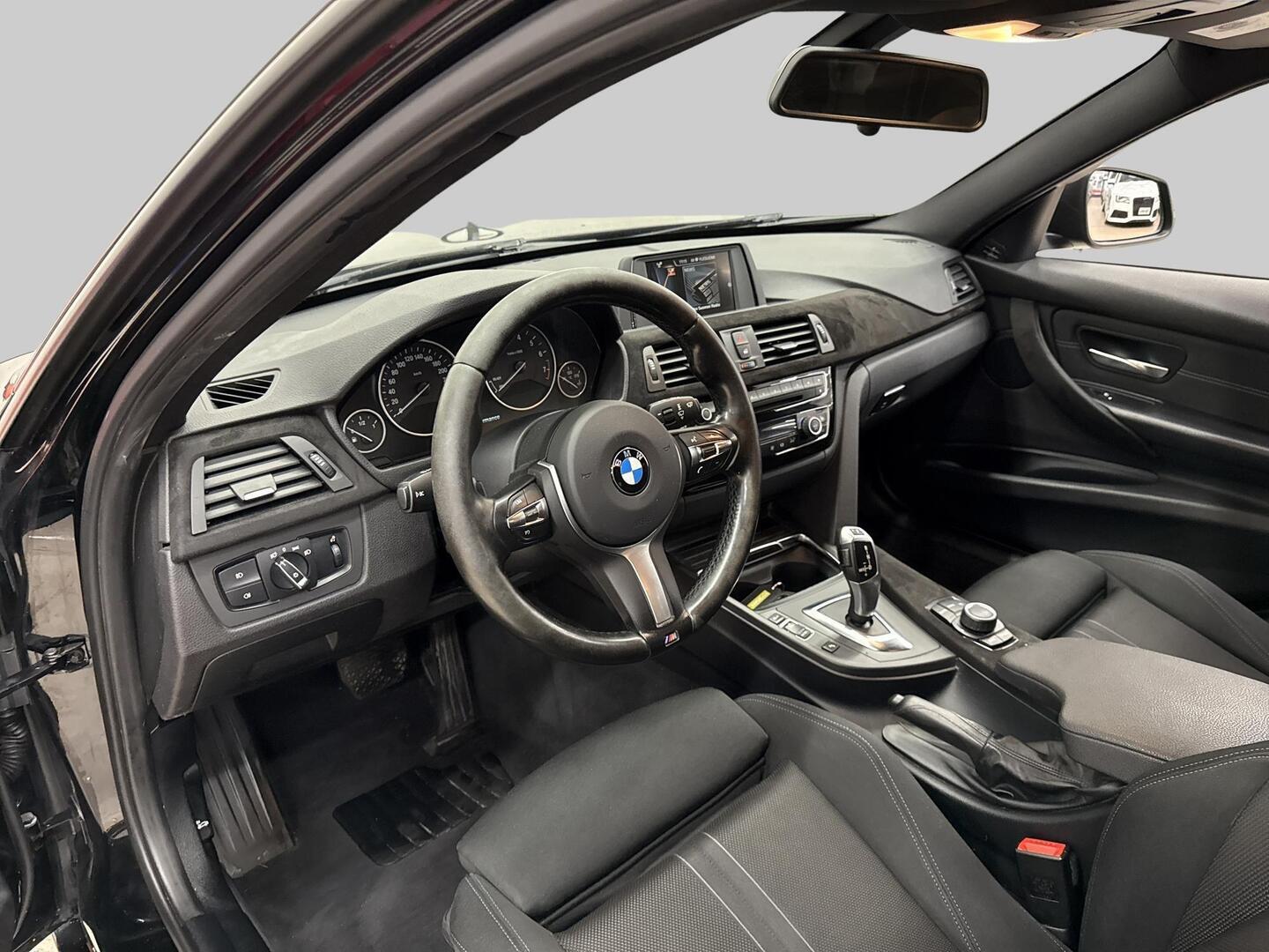BMW 320 2016