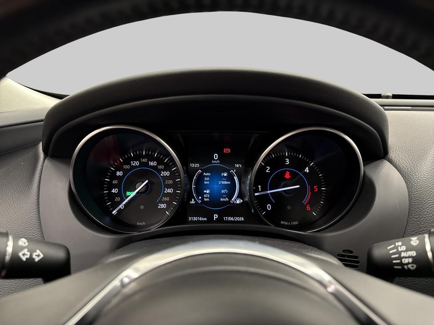 JAGUAR XE 2016