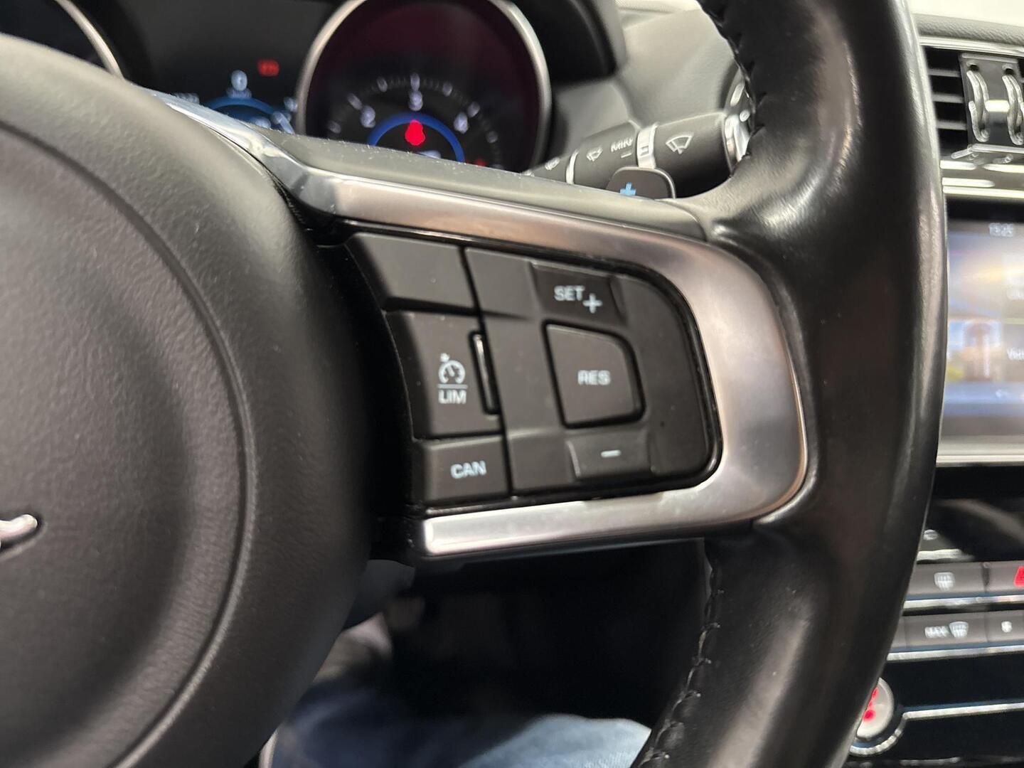 JAGUAR XE 2016