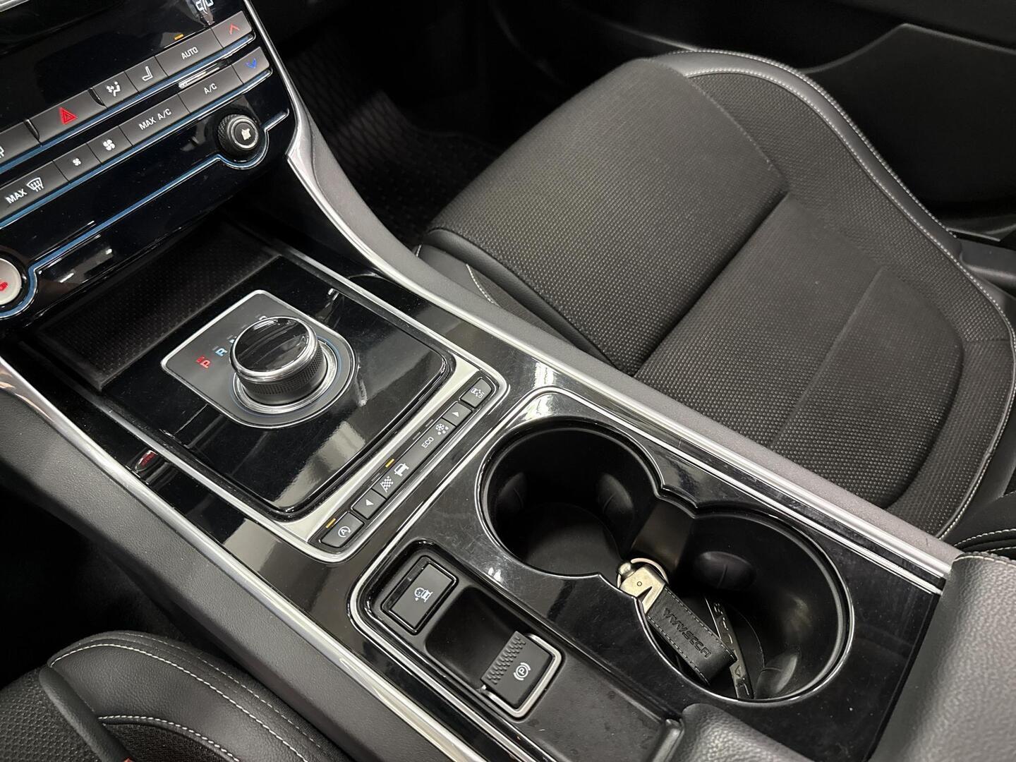 JAGUAR XE 2016