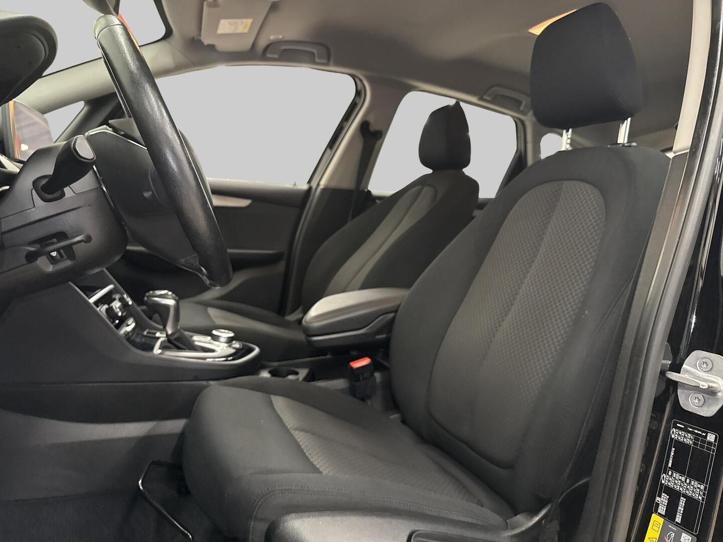 BMW 225 2019