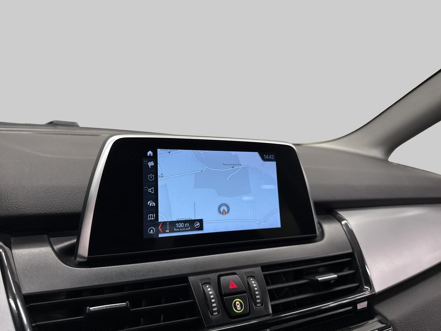 BMW 225 2019