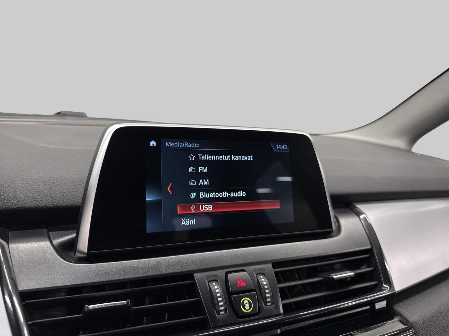 BMW 225 2019