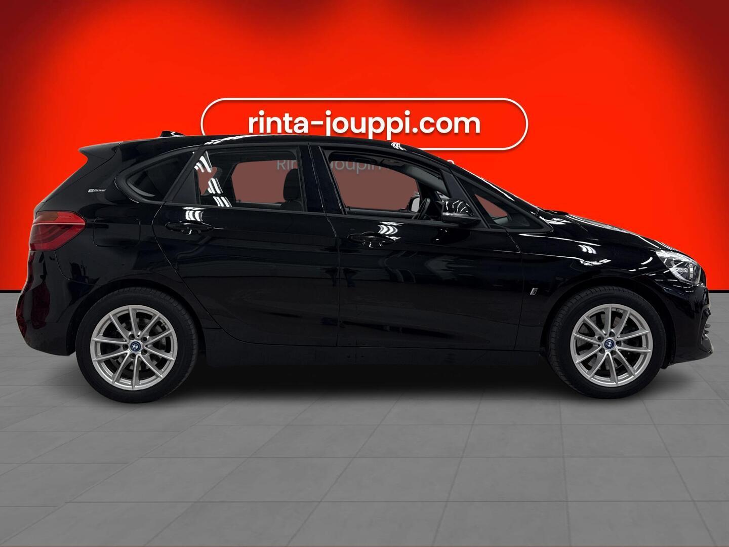 BMW 225 2019