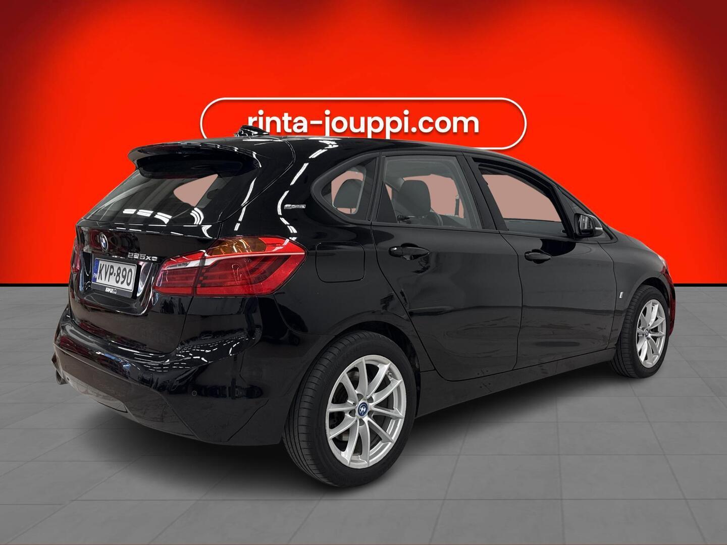 BMW 225 2019