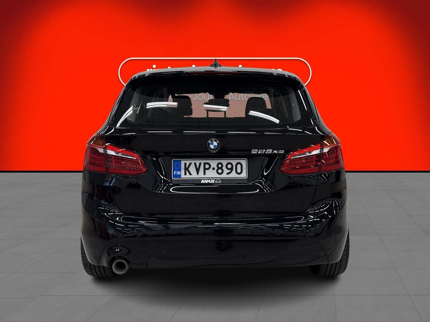 BMW 225 2019
