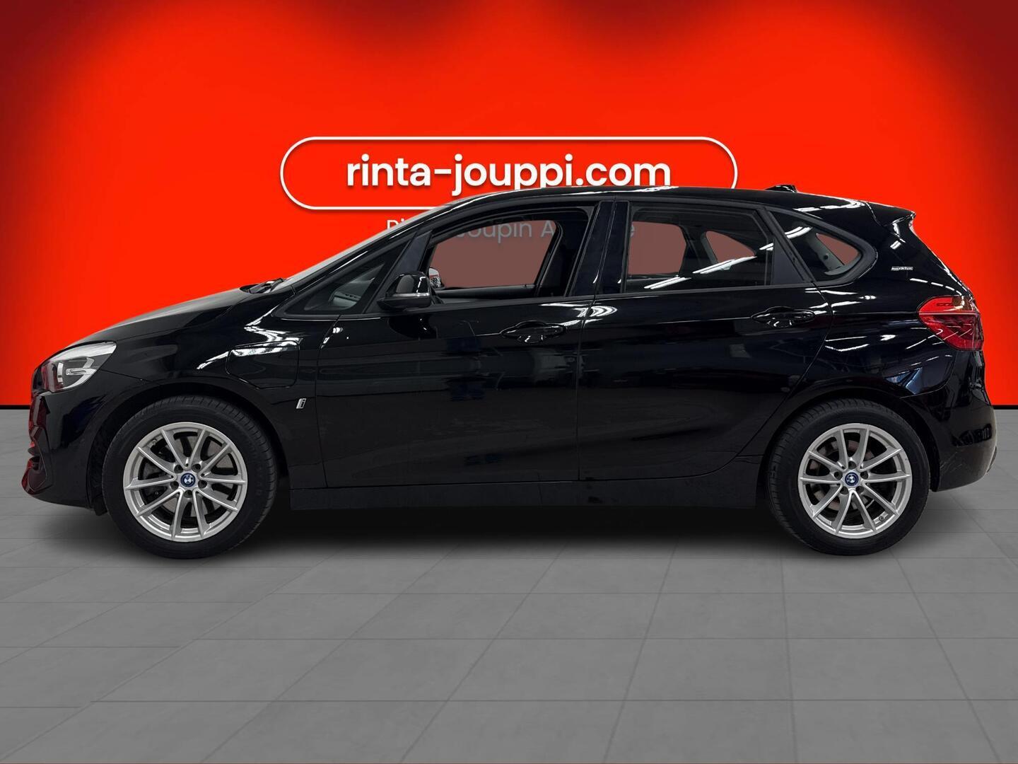 BMW 225 2019