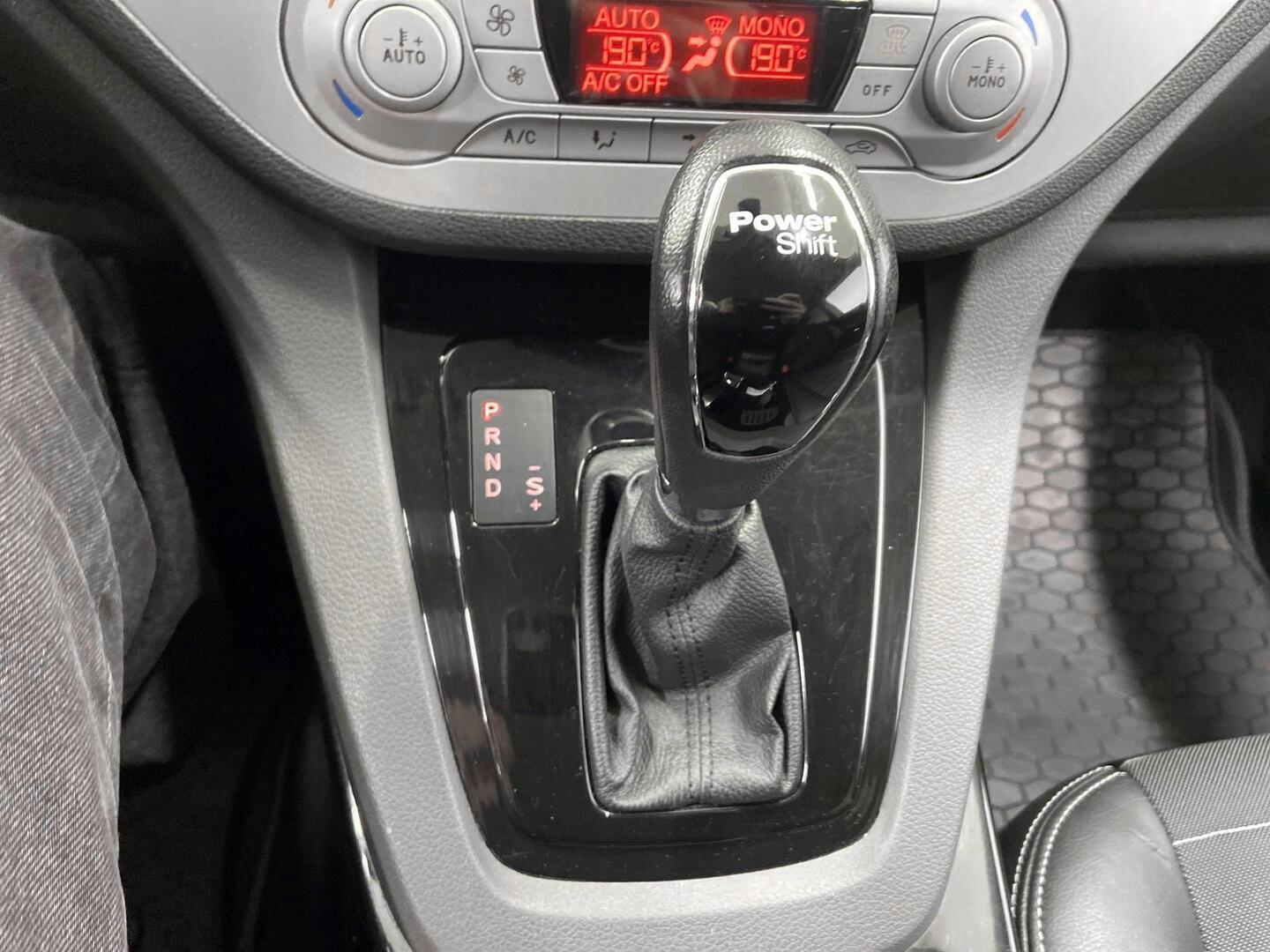 FORD Kuga 2012