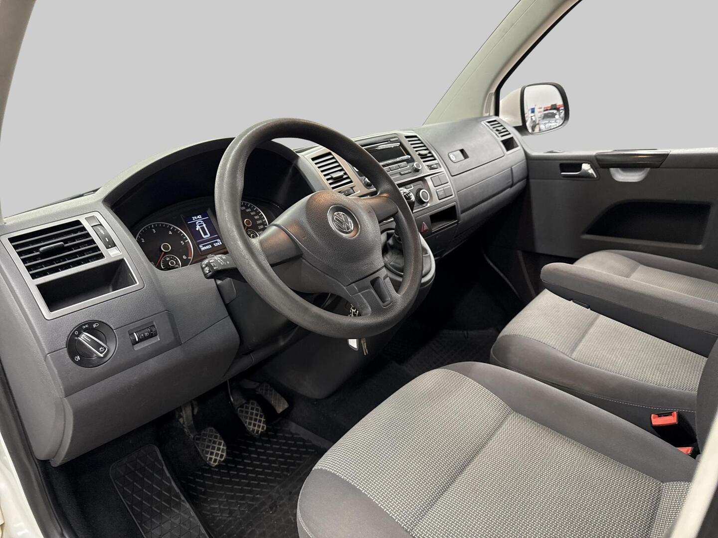 VOLKSWAGEN Caravelle 2013