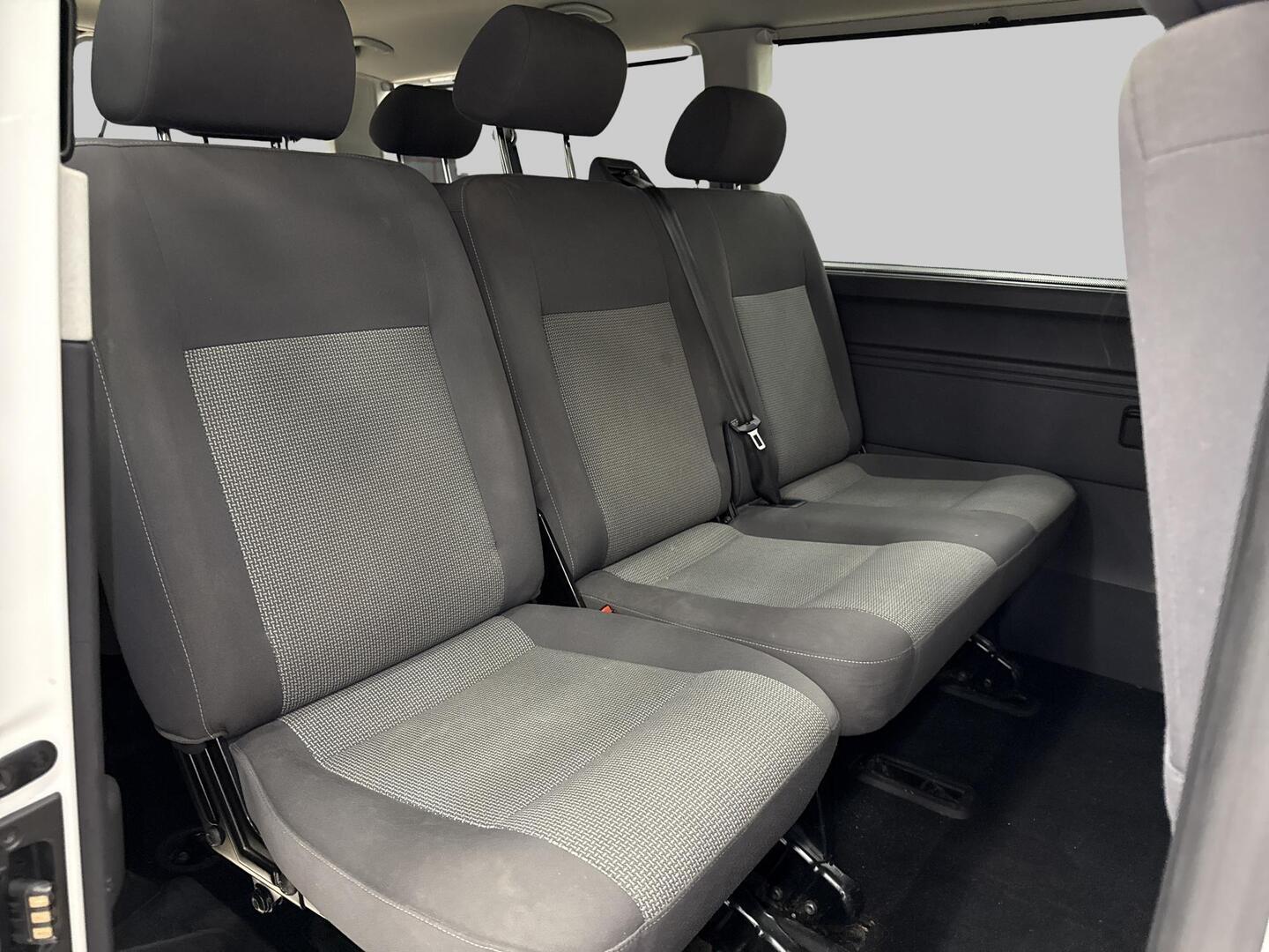 VOLKSWAGEN Caravelle 2013