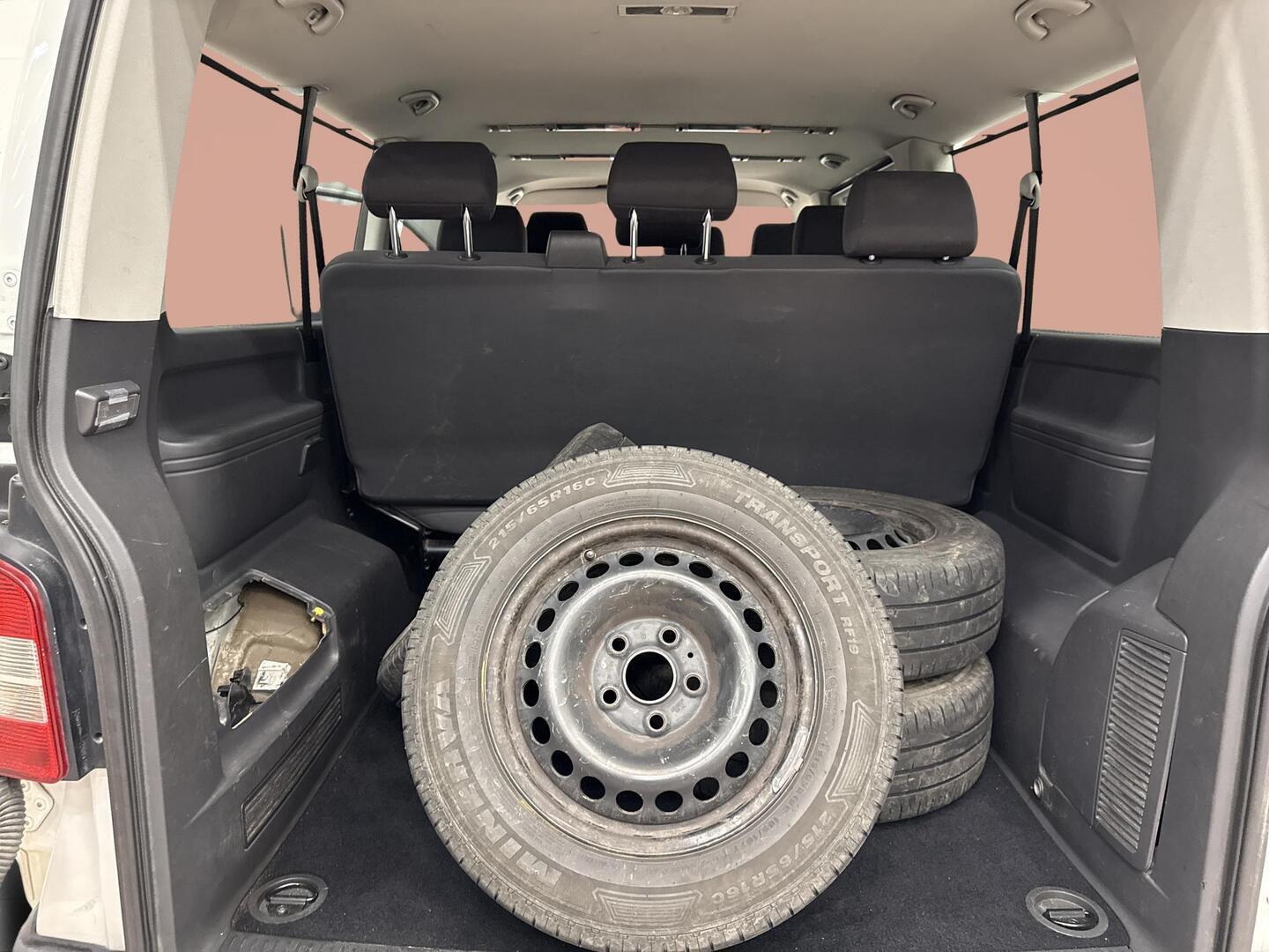 VOLKSWAGEN Caravelle 2013