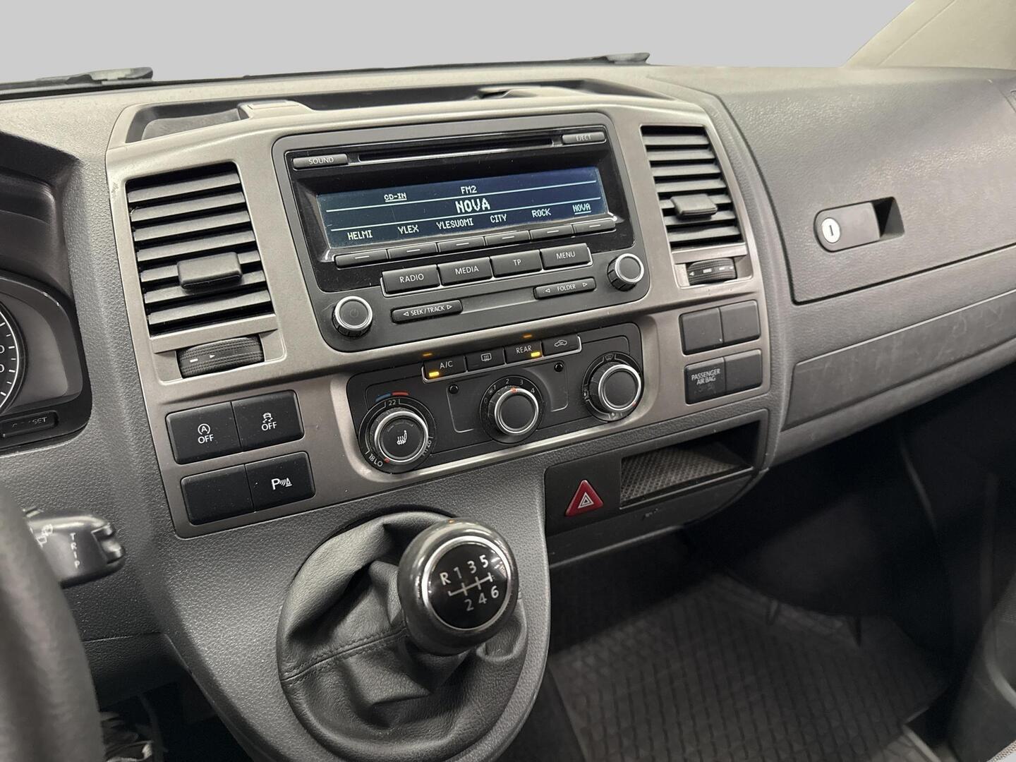 VOLKSWAGEN Caravelle 2013