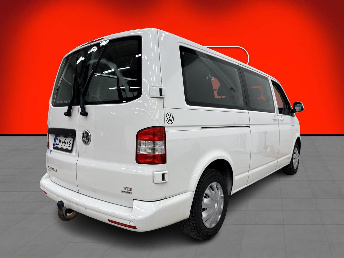 VOLKSWAGEN Caravelle 2013