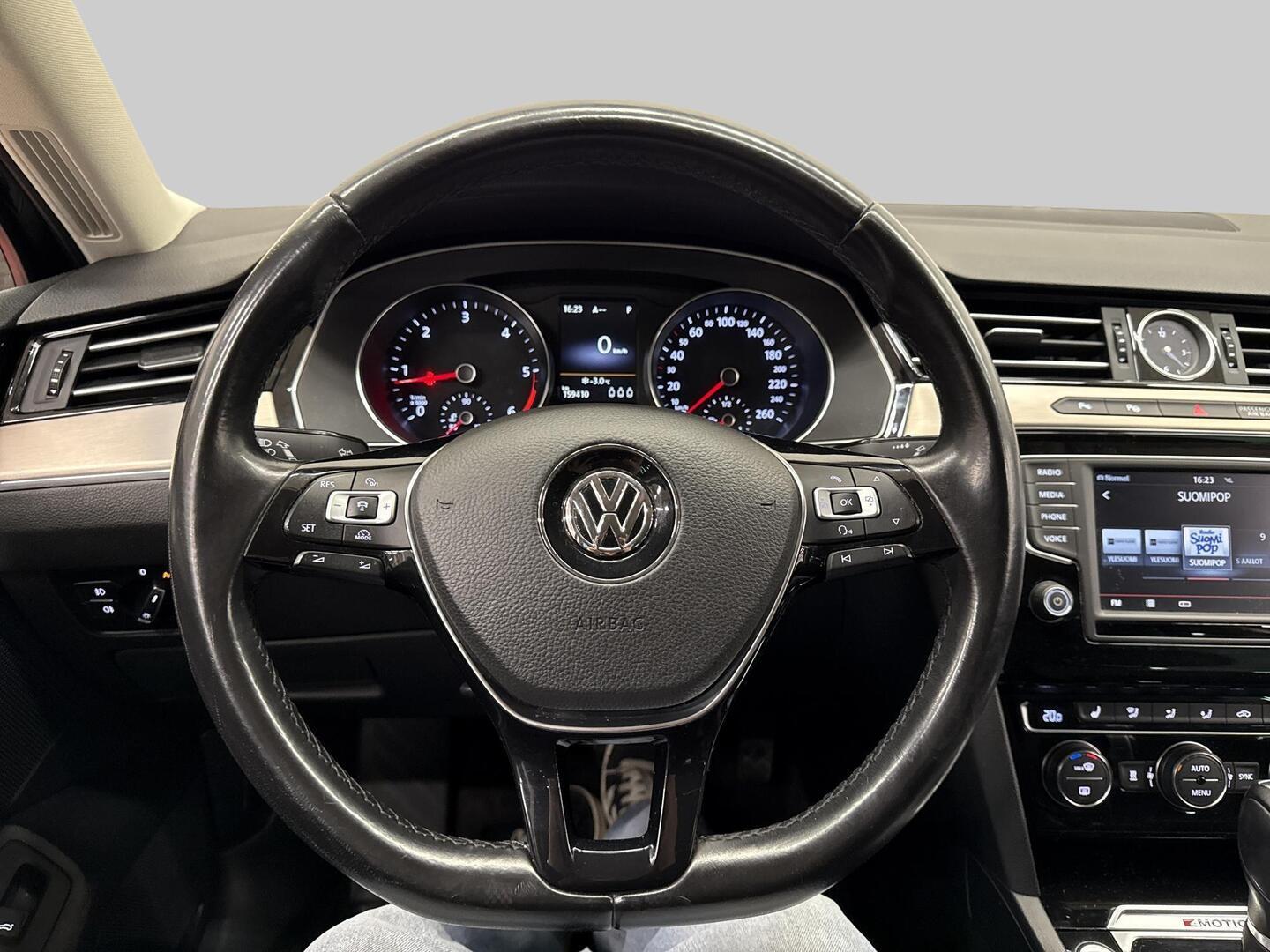 VOLKSWAGEN Passat 2016
