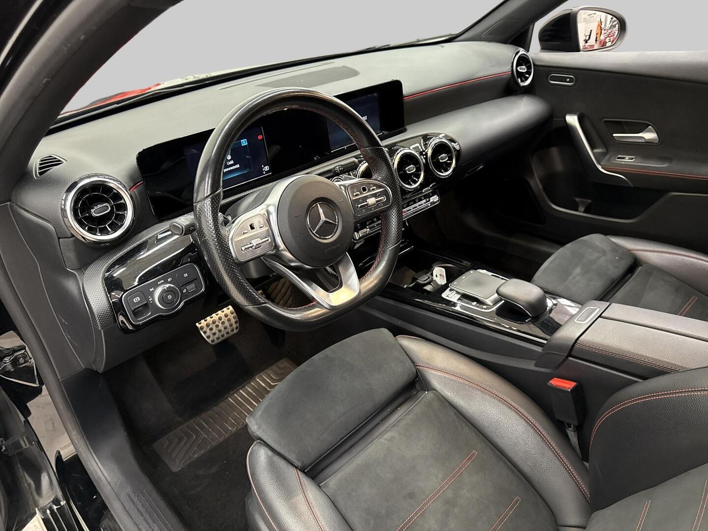 MERCEDES-BENZ A 2018