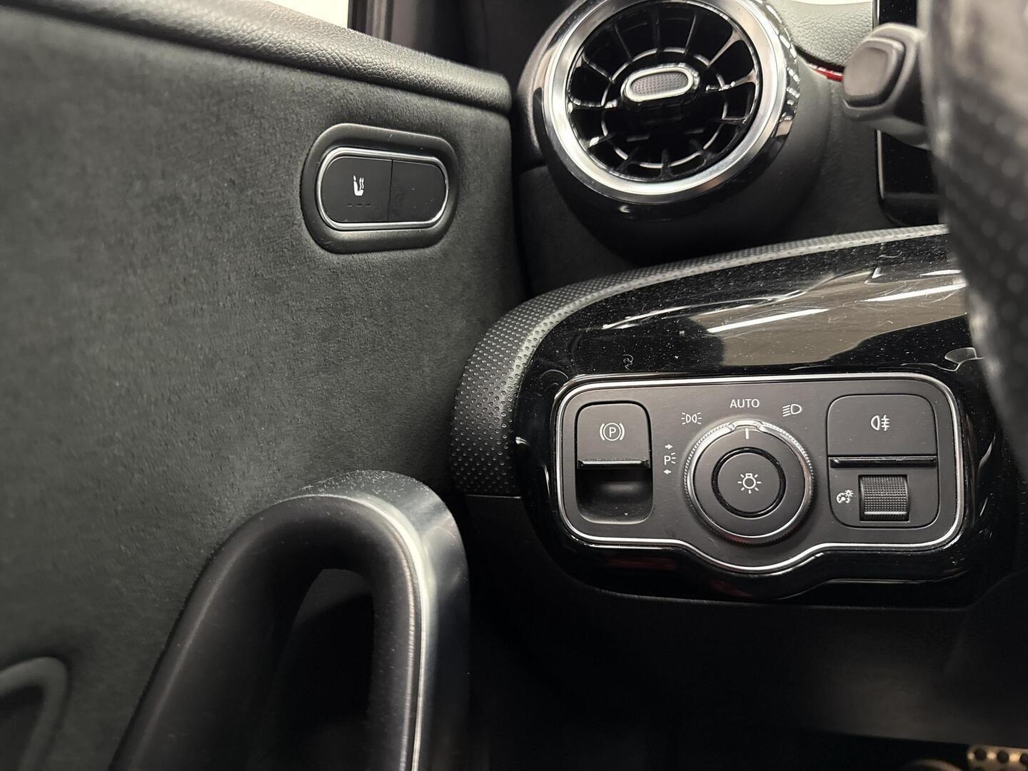 MERCEDES-BENZ A 2018